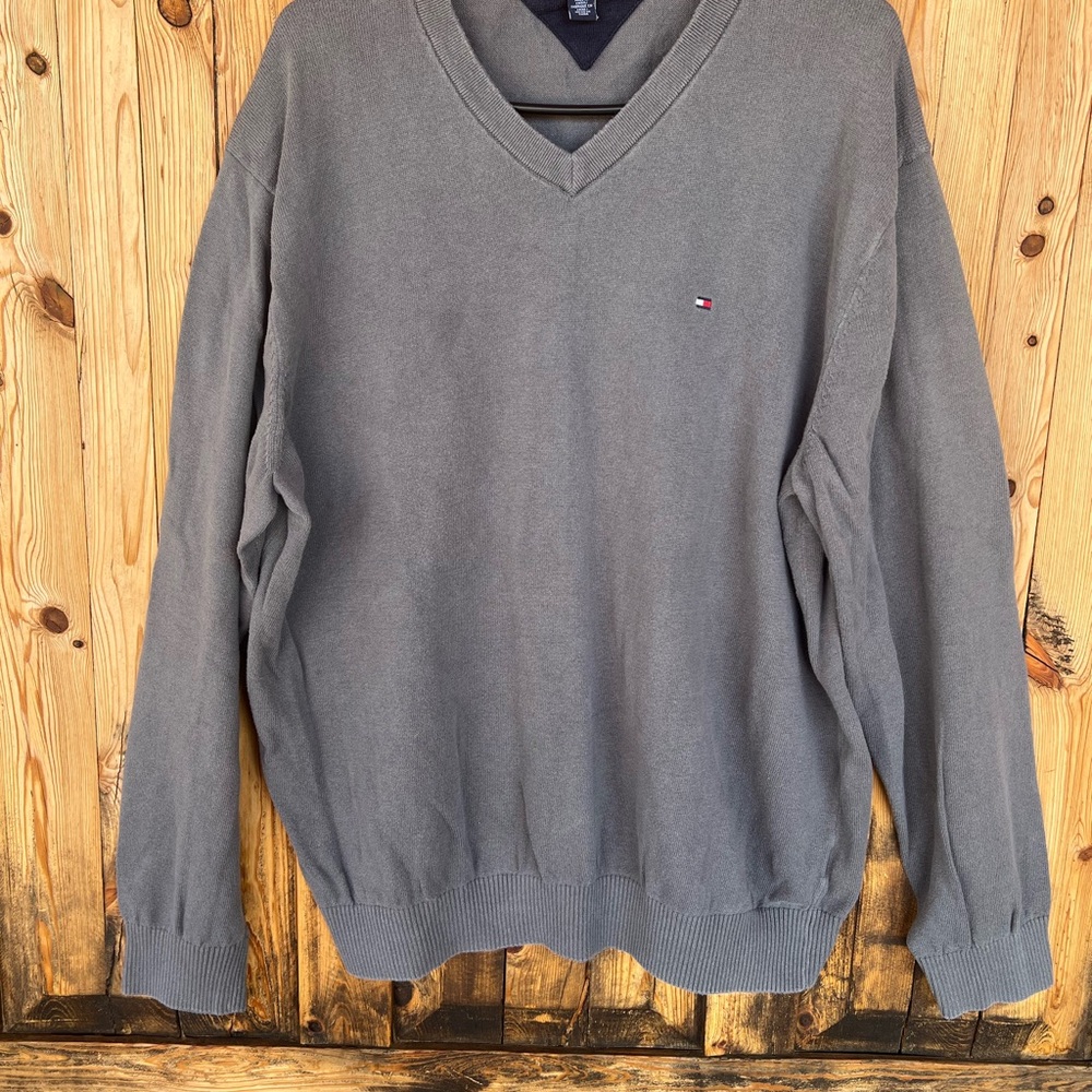 Tommy Hilfiger Gray V-Neck Sweater Classic Knit